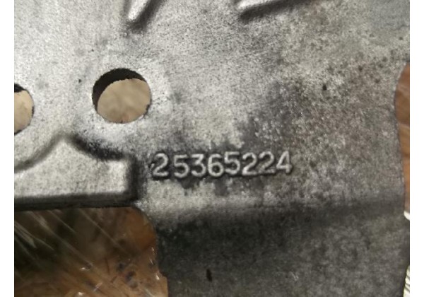 Кронштейн двигуна Peugeot, Citroen 1.6 hdi, 25365224